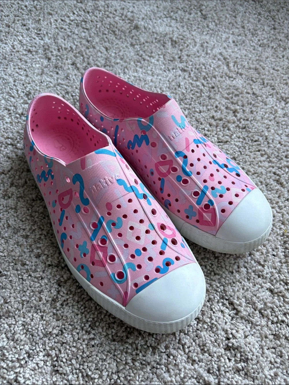 Native Shoes - Picture 1 of 7